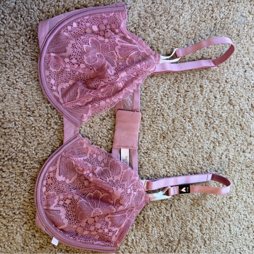 Victoria's Secret Dusty Rose Lace Underwire Bra